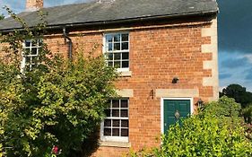 Lower Turnpike Cottage, Middle Barton